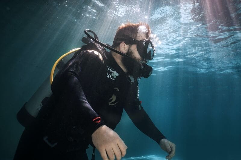 Bautizo de buceo: Descubre maravillas submarinas en tu primera experiencia de buceo